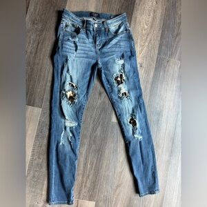 Judy Blue Distressed Skinny Jeans in Blue